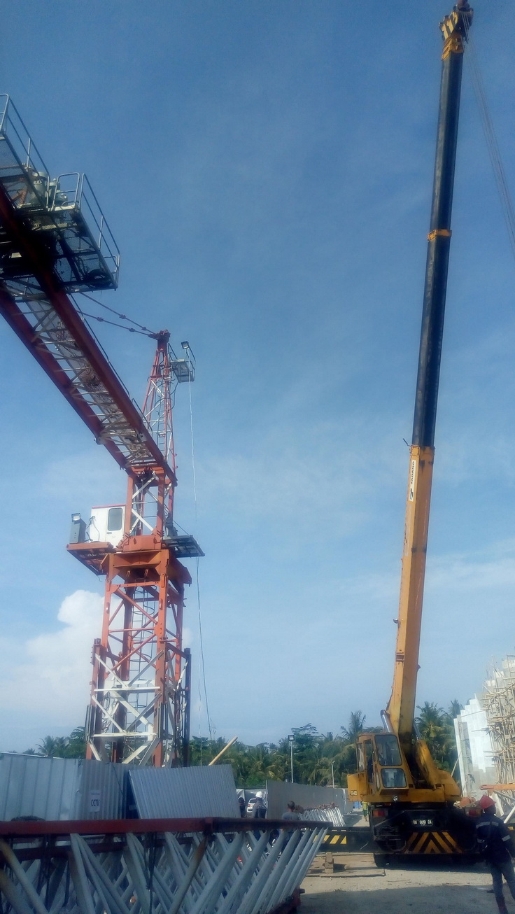Mobile Crane 45 Ton untuk Proyek Konstruksi