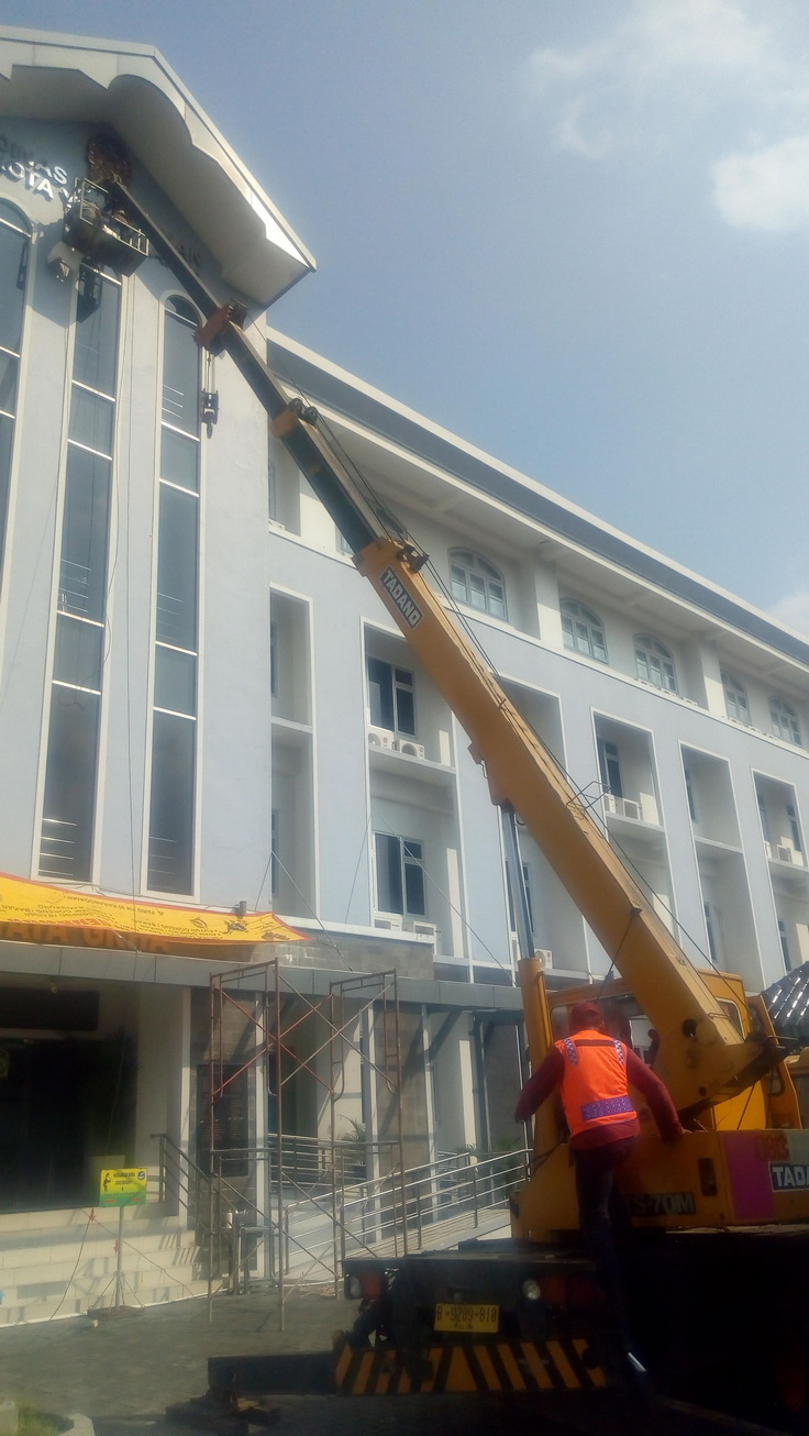 Sewa Mobile Crane 7 Ton Jogja